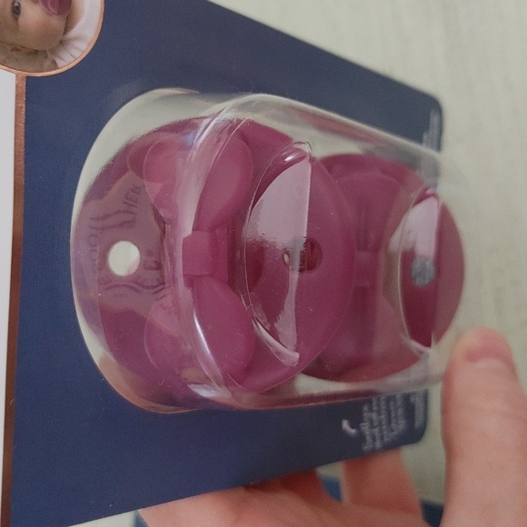 Itzy Ritzy Pacifier/Soothers - Picture 3 of 6